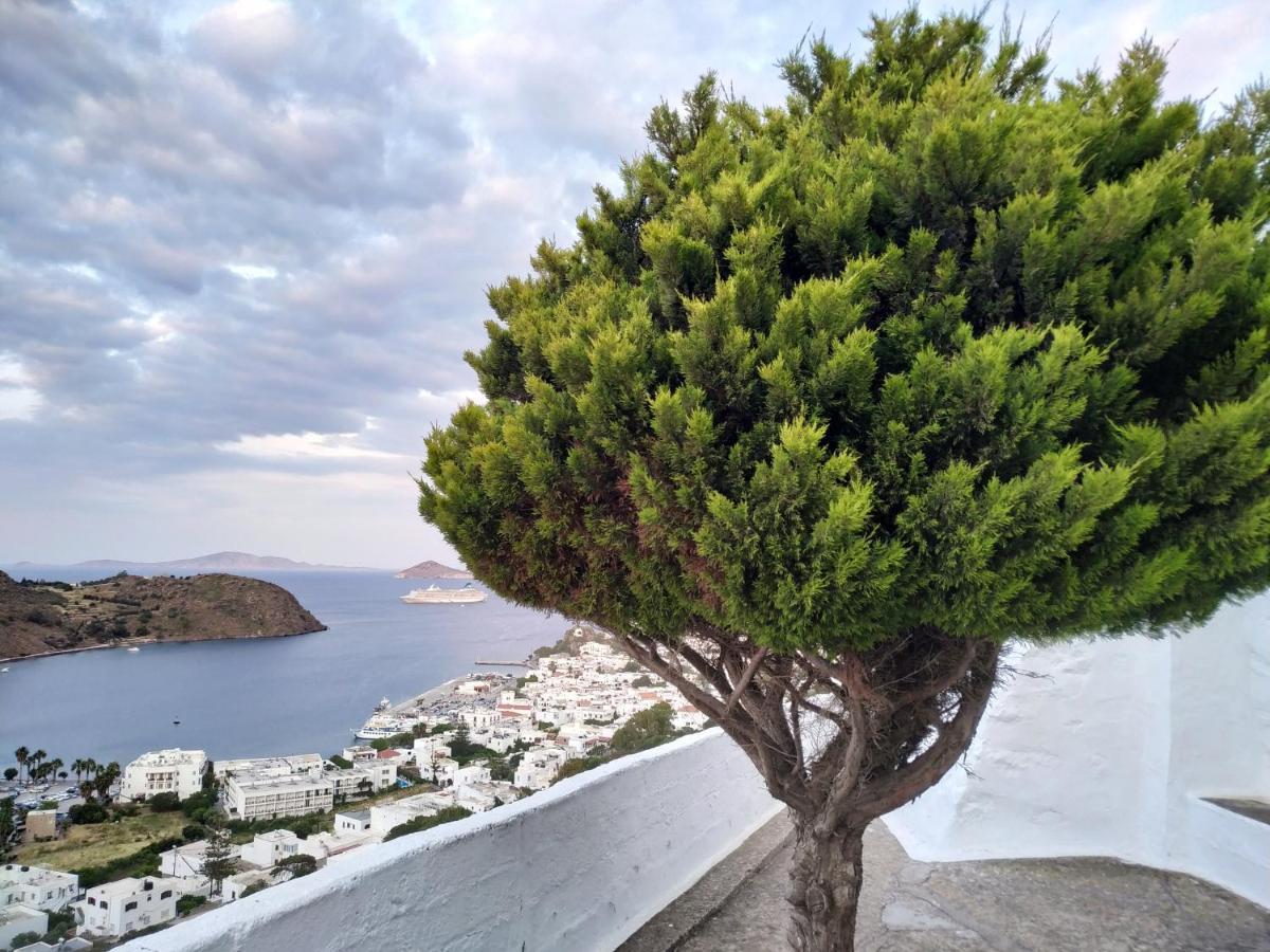 Manos House In Chora Villa Patmos Town Exterior photo