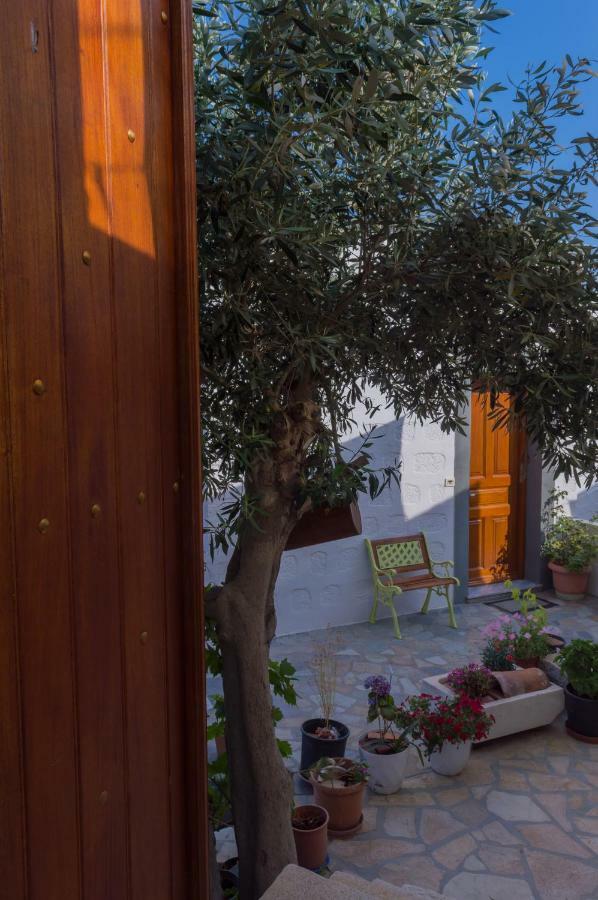 Manos House In Chora Villa Patmos Town Exterior photo